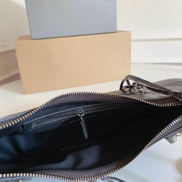 Balenciag Le Cagole Crossbody Bag Size: 33*16cm*8cm