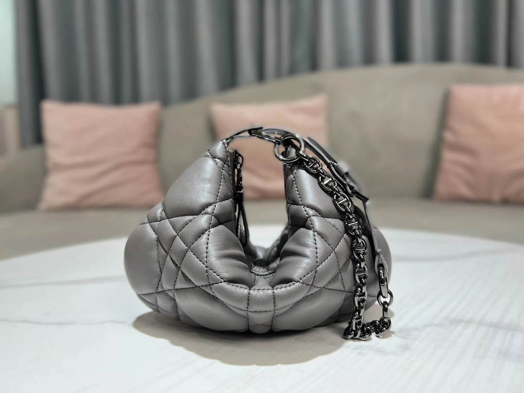 ibbf4e15bb1b12f7464d0891d40e4ac9d