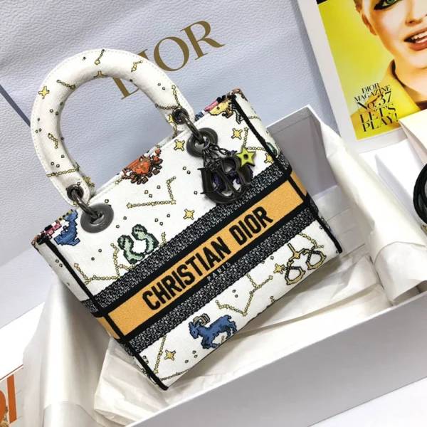 Lady D-Lite Tanabata 5-panel embroidery Size: 24 x 20 x 11 cm