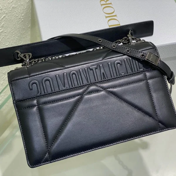 30 Montaigne Collection Size: 25x15x8cm