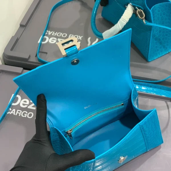 Diamond bag Model: 8895 Size: 23x10x24