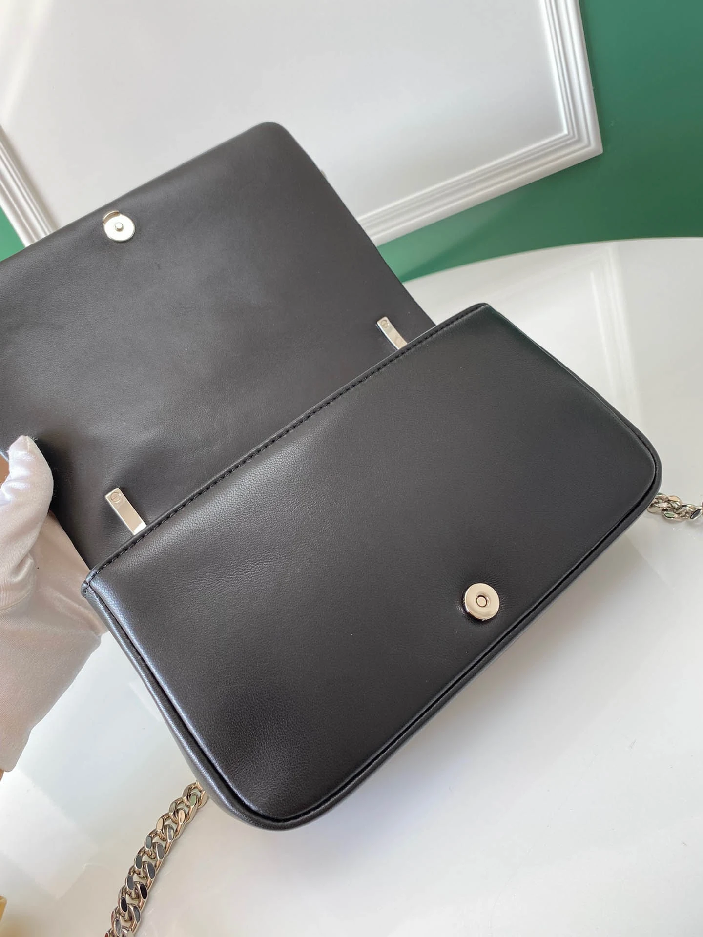 ic4635fdb2ce258d1c1d7c9b2b0b44798