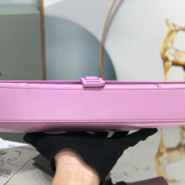 Balencia Model: DG-1007 Size: 6*15*35cm