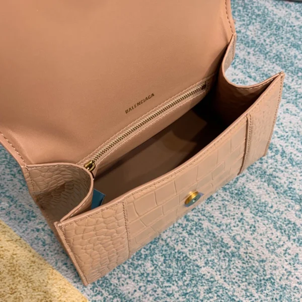 Hourglass bag Model: 8896 Size: 19x8x21cm