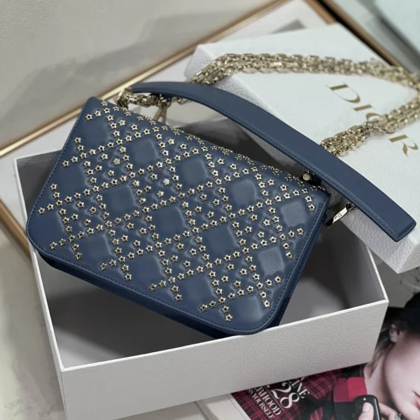 Flight Attendant Bag Size: 21cm