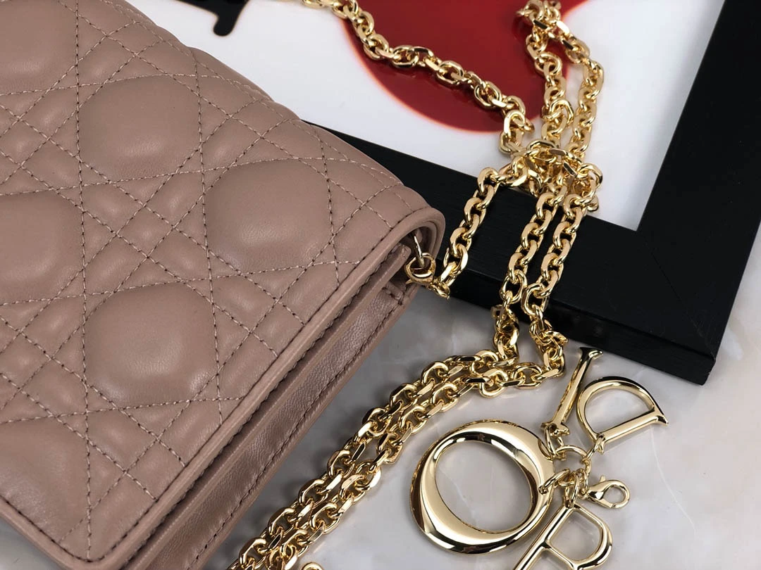 id72877f4749424cbafd375d0b351a8b8