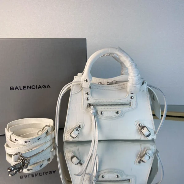 Balenciag* Neo Classic biker bag Size: 16.5*22*9*14.5cm
