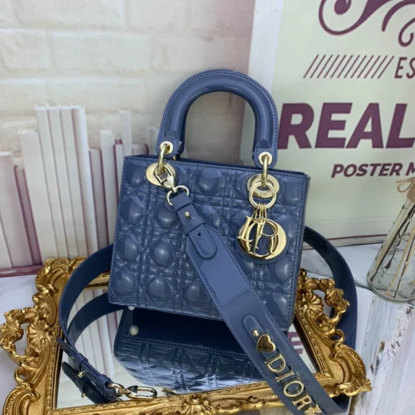 Lady Collection Cowboy Orchid lacquered leather handbag