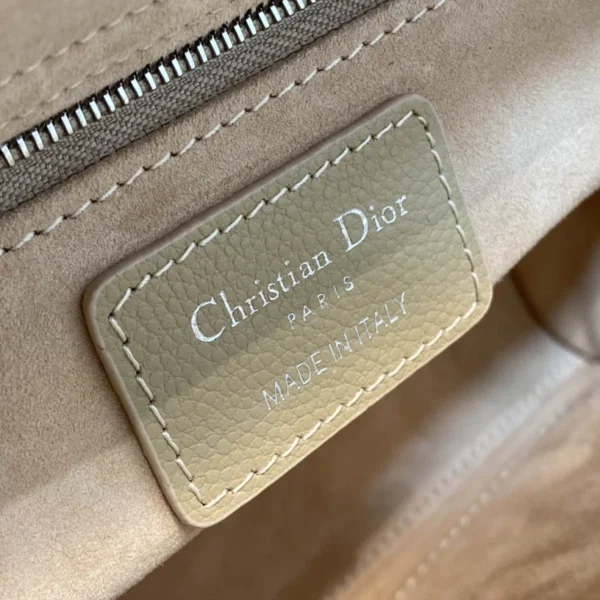 Lady Collection Classic bag size:24cm