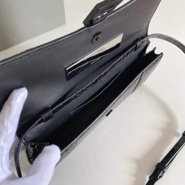 Underarm clutch bag Model: 8898 Size: 27x3x11cm