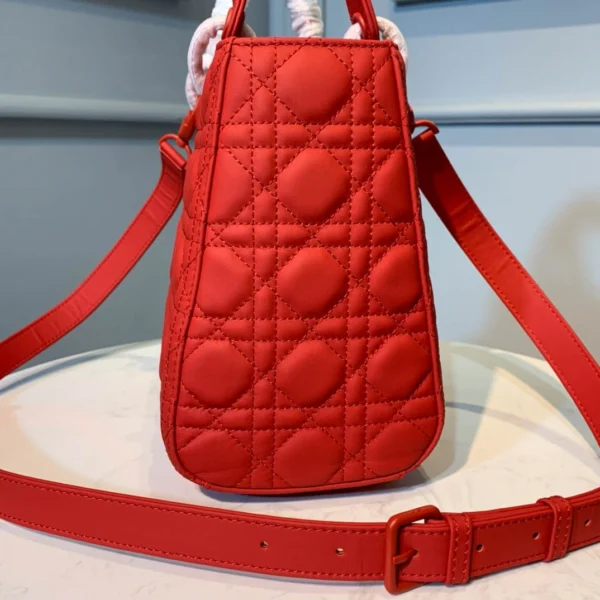 lady 24cm frosted large red Size: 24*12*20 cm