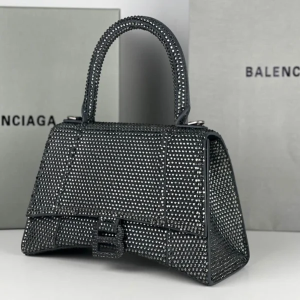 Parisian Grey Buckle Model: 23x10x24cm