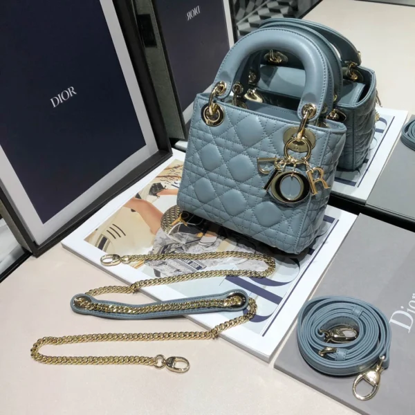 Classic size:17155cm Colour scheme: Haze Blue