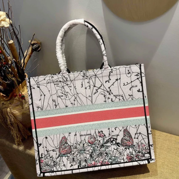 Book Tote Collection Size: 41.5cm 36cm